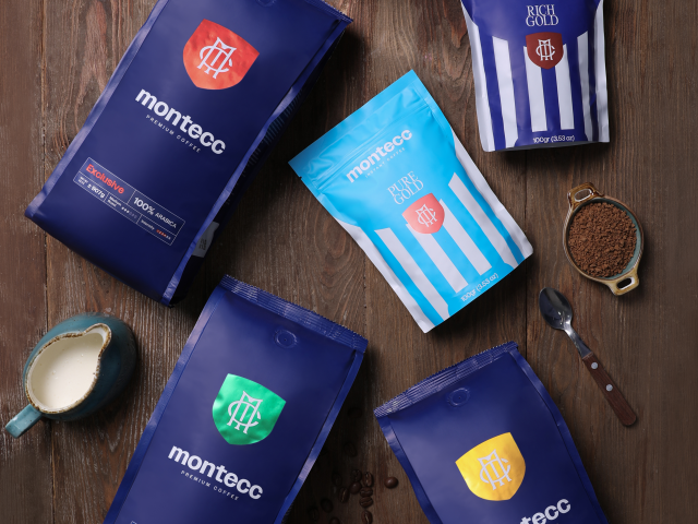 Montecc full range flat-lay with instant pouches