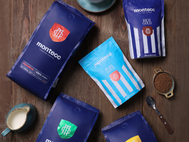Montecc full range flat-lay with instant pouches